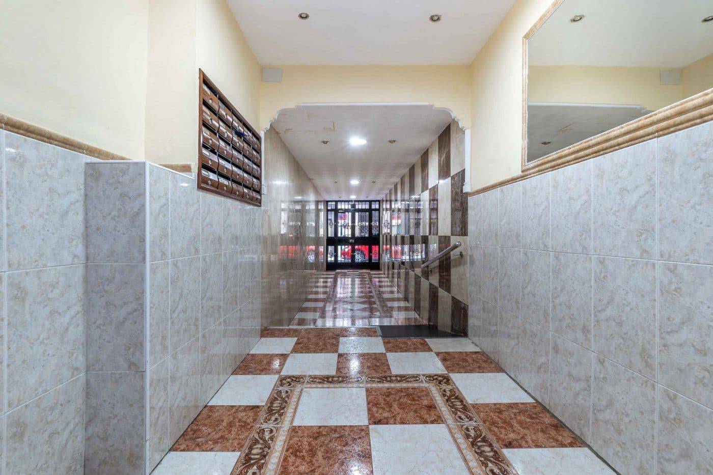 3 sovrum Lägenhet att hyra i Granada stad - 300 € (Ref: 8316174)