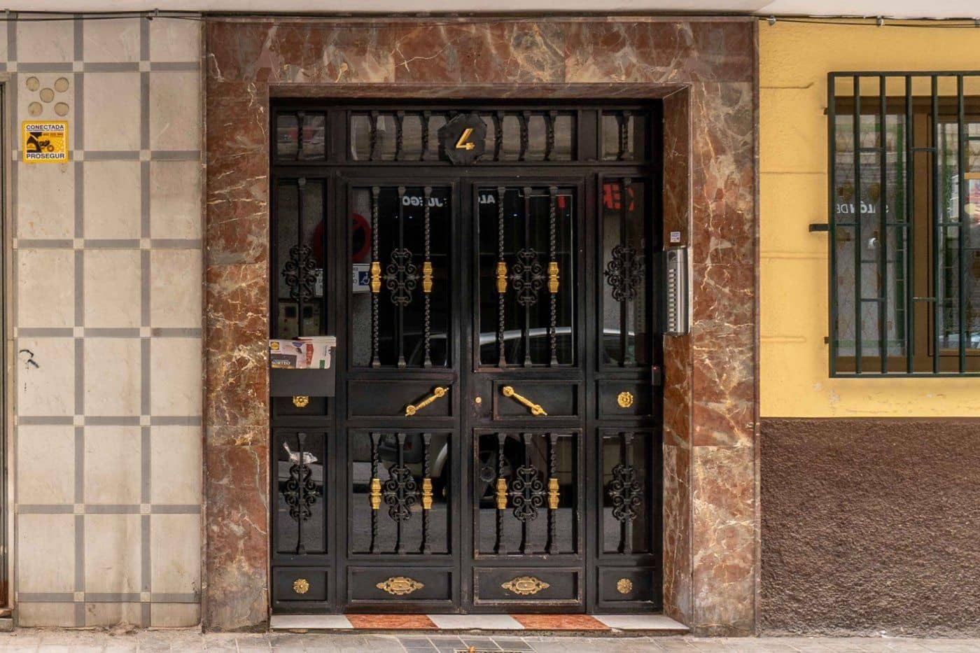 3 sovrum Lägenhet att hyra i Granada stad - 300 € (Ref: 8316174)