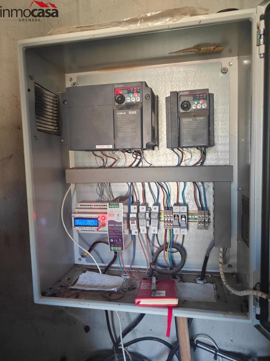 Grunde uden byggetilladelser til salg i Cacin - € 298.000 (Ref: 8419736)