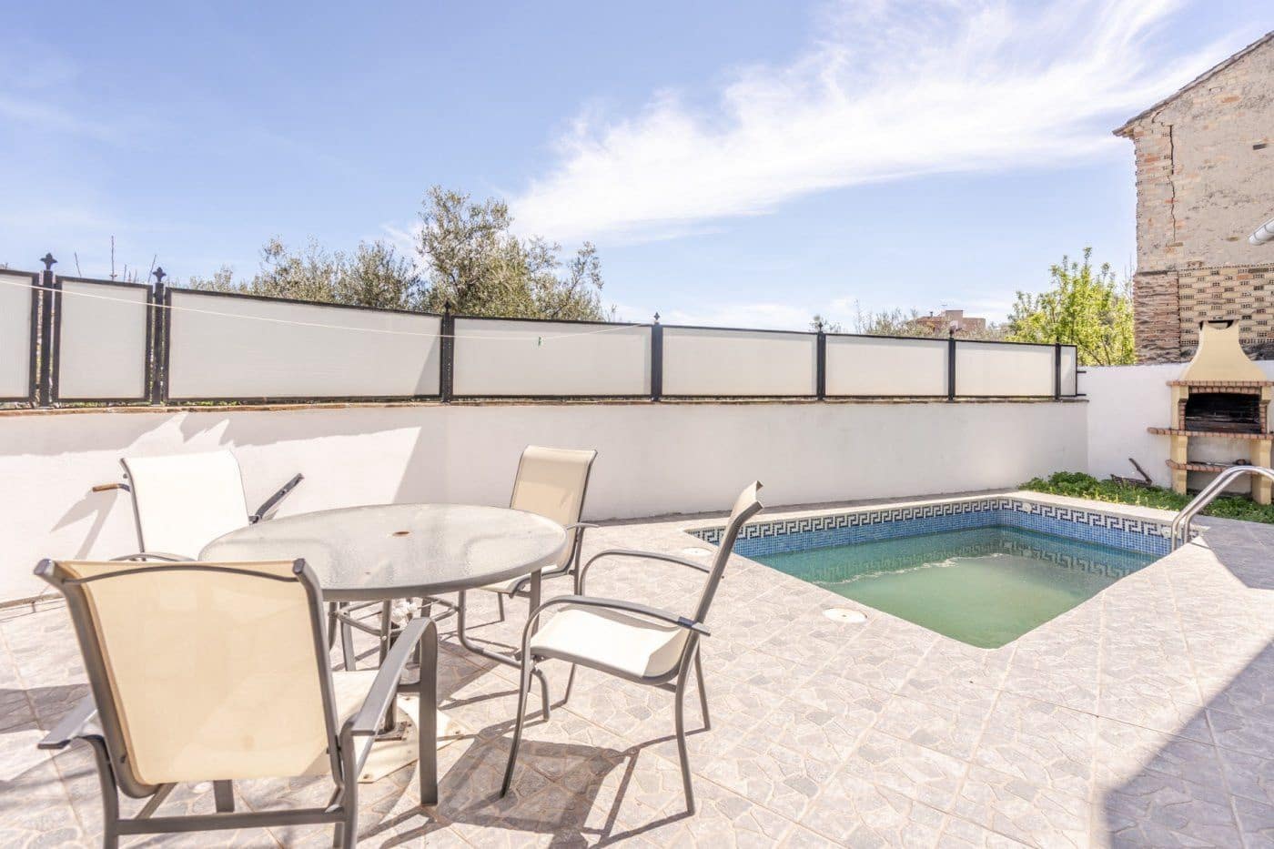 4 soveværelse Lejlighed til salg i El Pinar med swimmingpool - € 259.900 (Ref: 8428733)