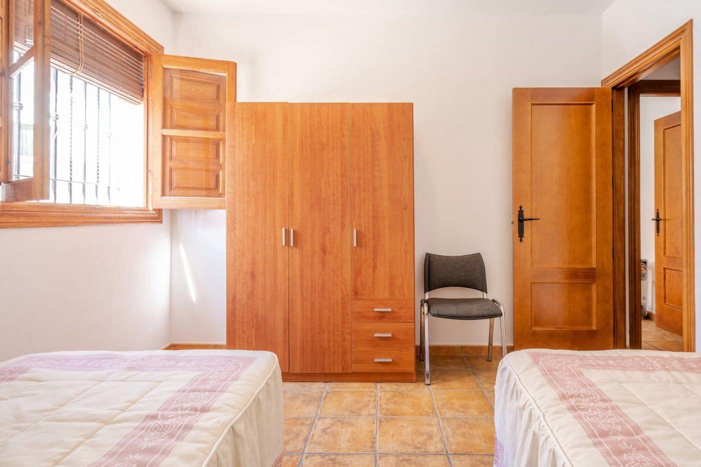 4 slaapkamer Appartement te koop in El Pinar met zwembad - € 259.900 (Ref: 8428733)