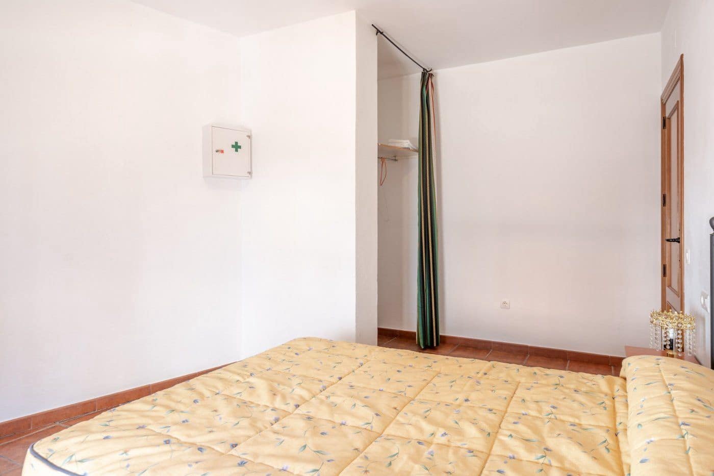 4 slaapkamer Appartement te koop in El Pinar met zwembad - € 259.900 (Ref: 8428733)