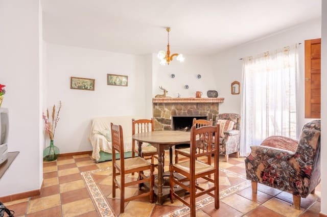 4 soveværelse Lejlighed til salg i Pinos del Valle, El Pinar med swimmingpool - € 259.900 (Ref: 8428733)