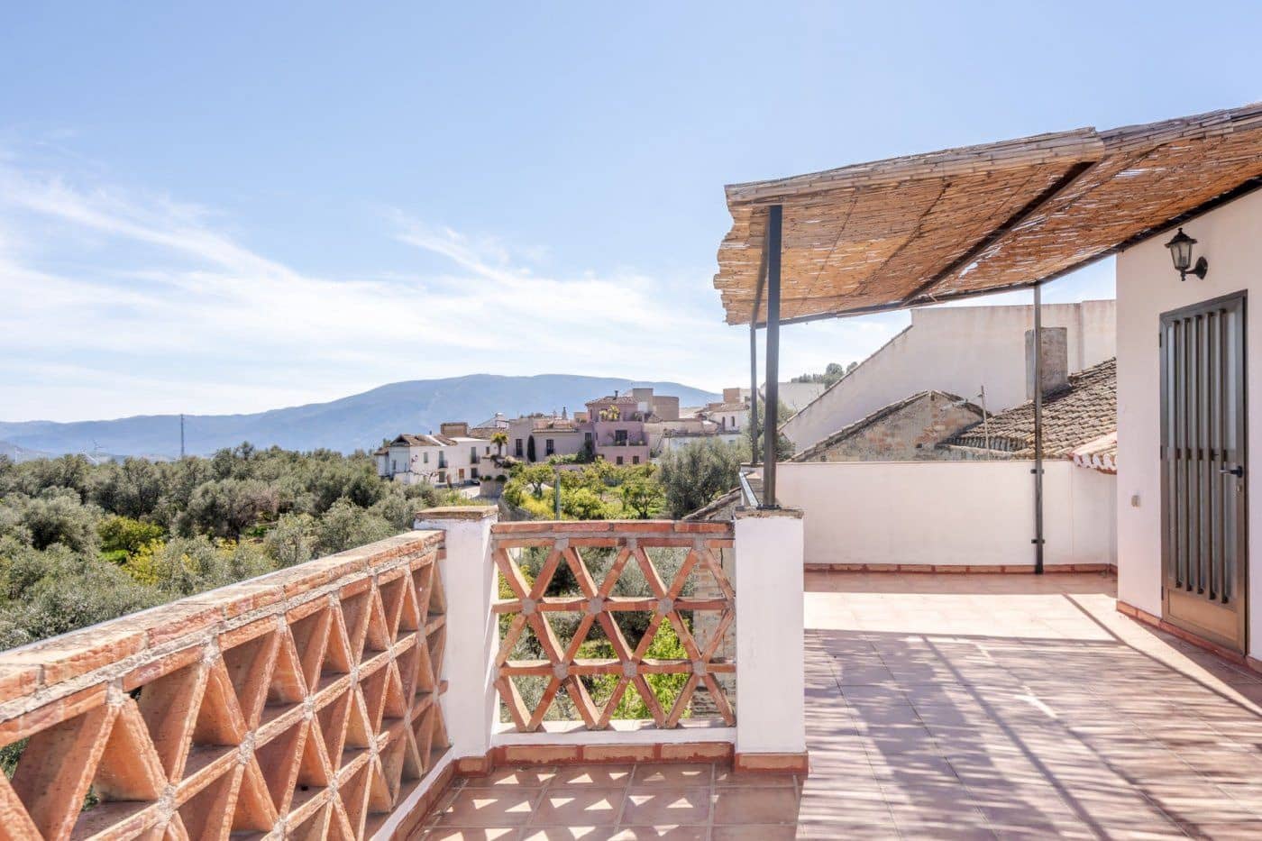 4 slaapkamer Appartement te koop in El Pinar met zwembad - € 259.900 (Ref: 8428733)