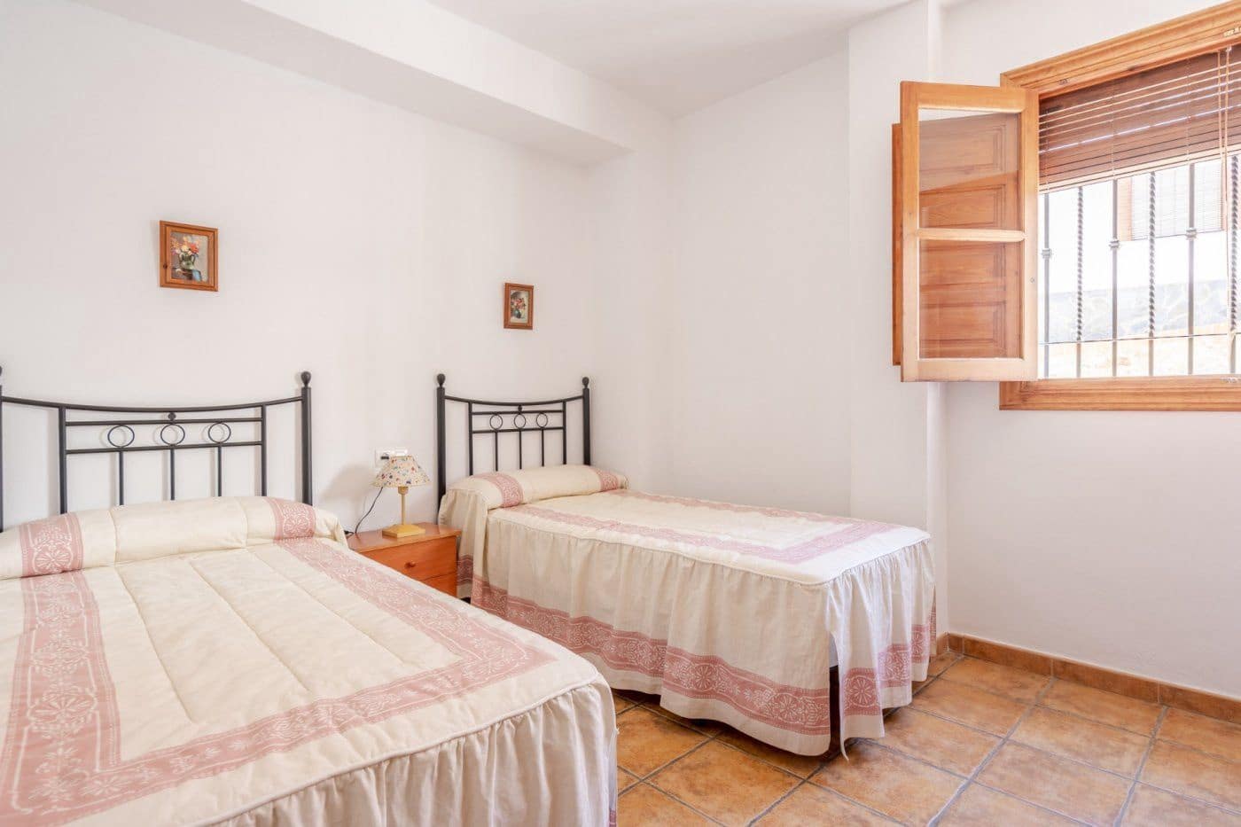 4 slaapkamer Appartement te koop in El Pinar met zwembad - € 259.900 (Ref: 8428733)