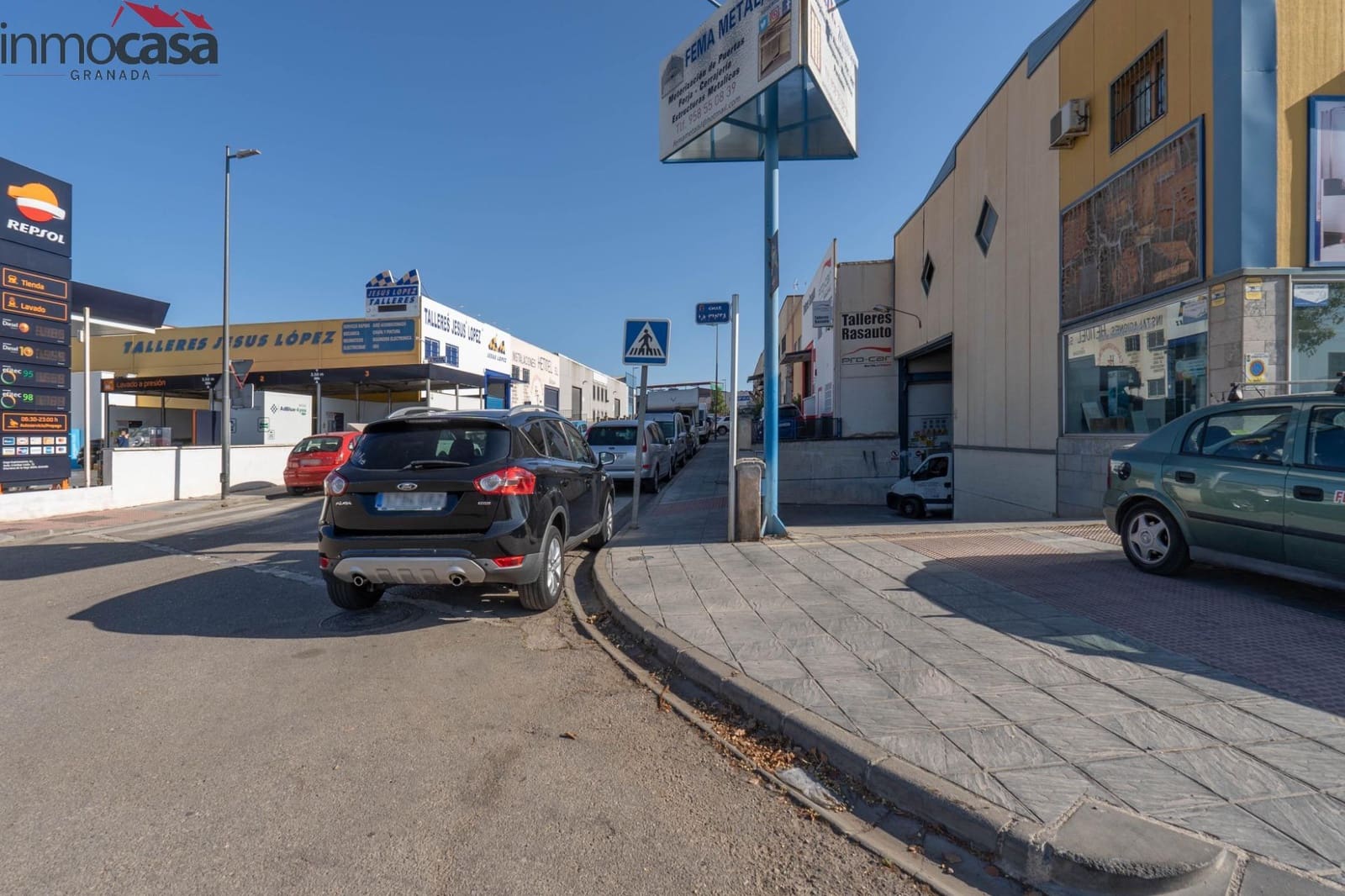 Empresa para venda em Churriana de la Vega - 450 000 € (Ref: 8437075)