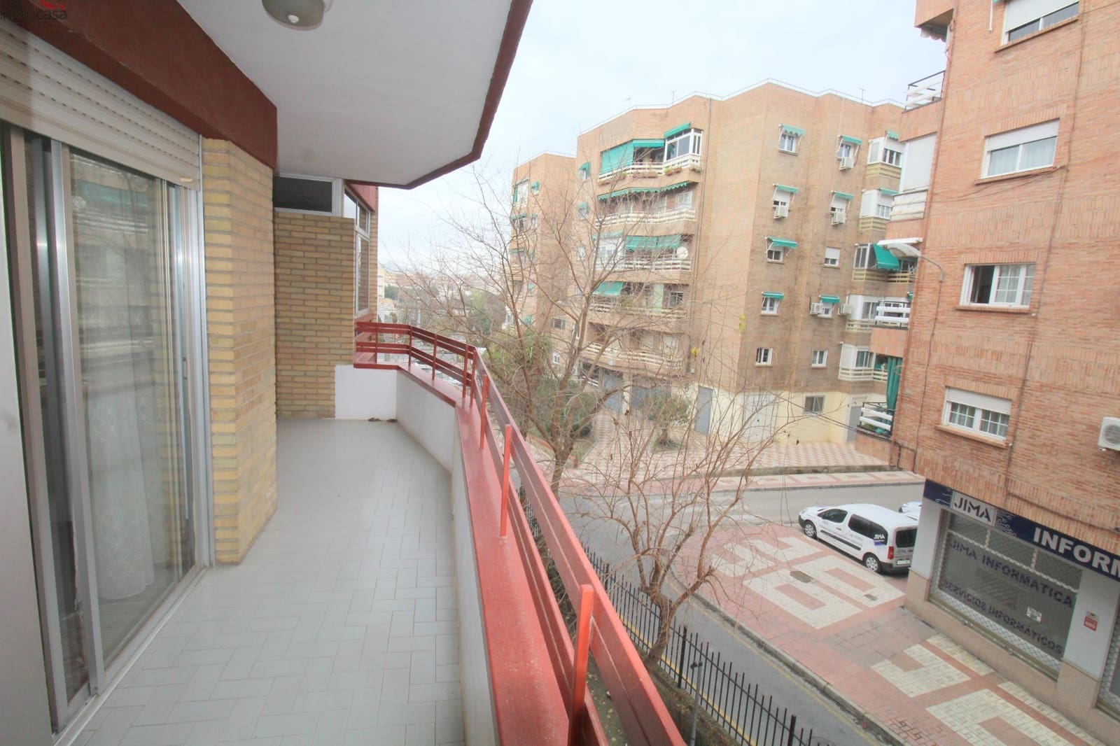 3 bedroom Flat for rent in Granada city with garage - € 800 (Ref: 8498790)