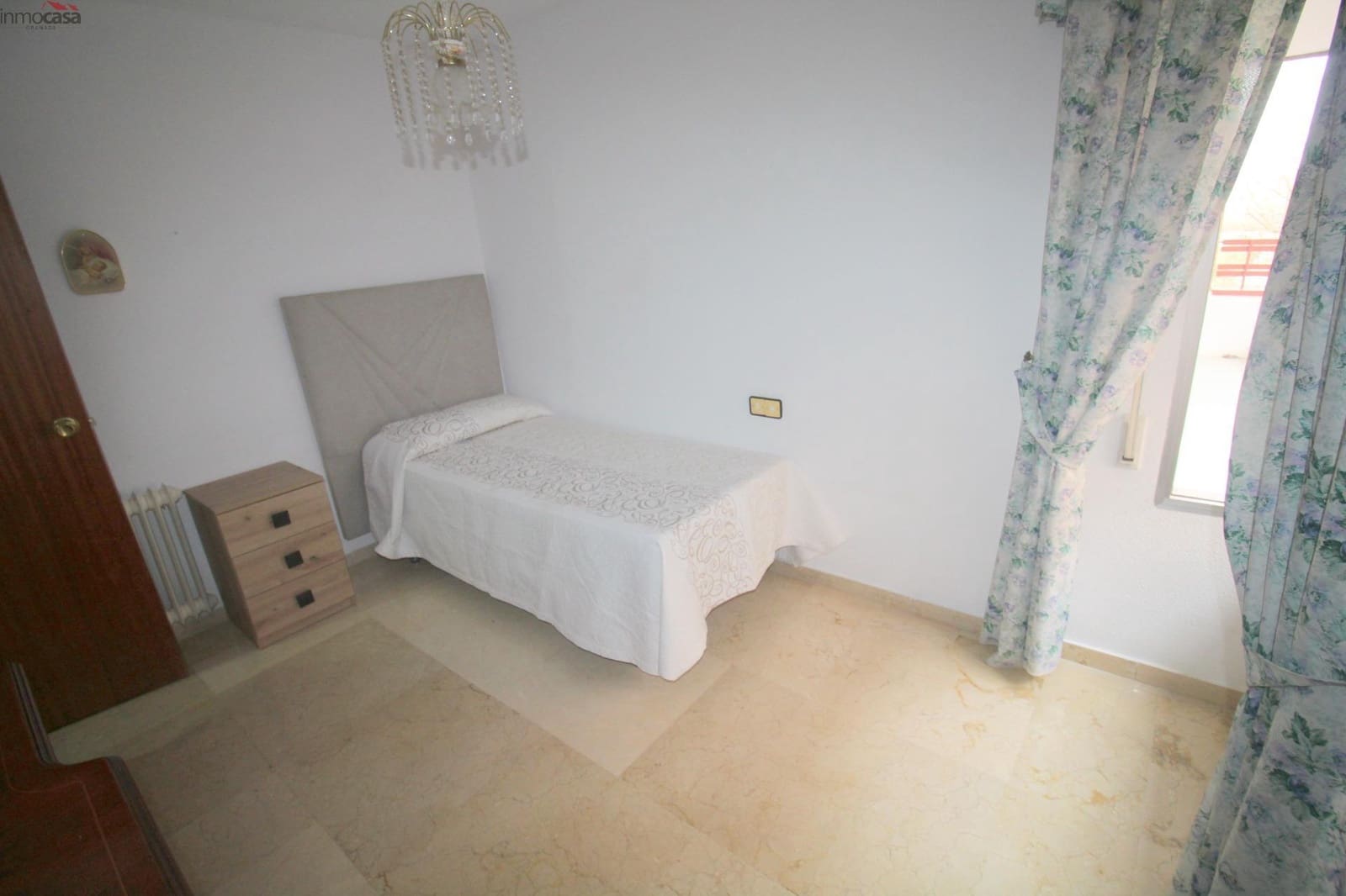 3 bedroom Flat for rent in Granada city with garage - € 800 (Ref: 8498790)