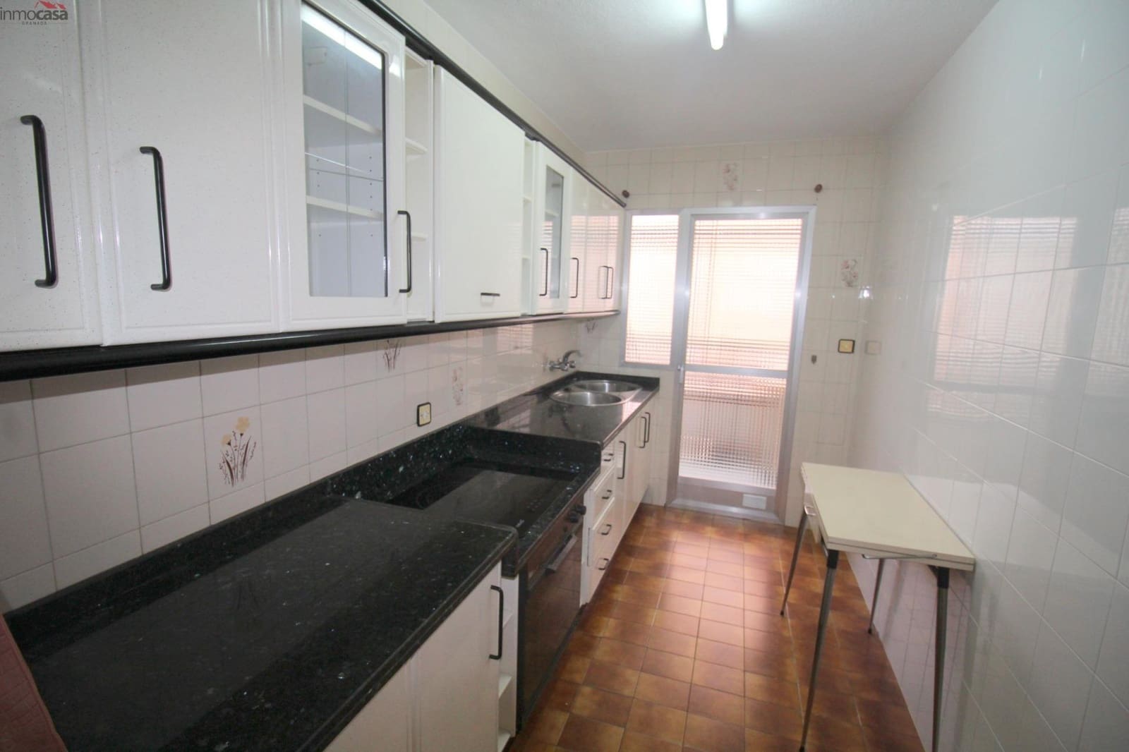 3 bedroom Flat for rent in Granada city with garage - € 800 (Ref: 8498790)