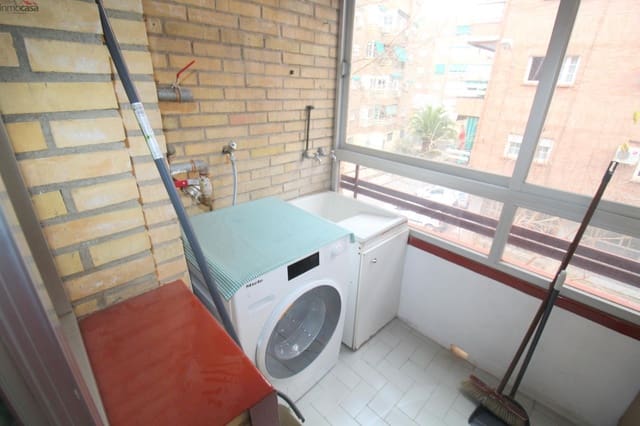 3 slaapkamer Flat te huur in Granada stad met garage - € 800 (Ref: 8498790)