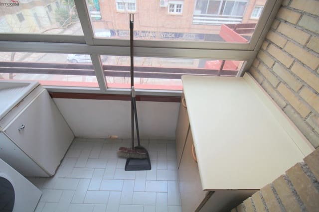 3 slaapkamer Flat te huur in Granada stad met garage - € 800 (Ref: 8498790)