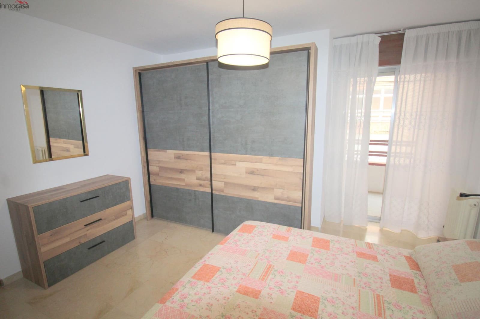 3 bedroom Flat for rent in Granada city with garage - € 800 (Ref: 8498790)