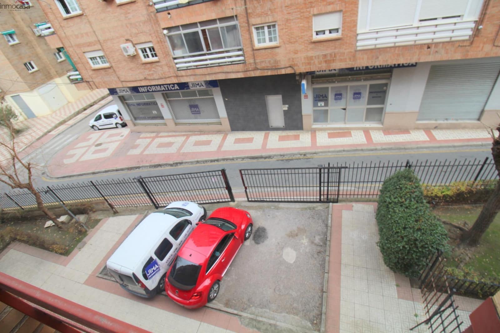 3 bedroom Flat for rent in Granada city with garage - € 800 (Ref: 8498790)