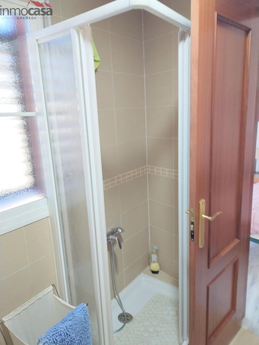 2 makuuhuone Asunto vuokrattavana paikassa Churriana de la Vega mukana 
autotalli - 700 € (Ref: 8505815)