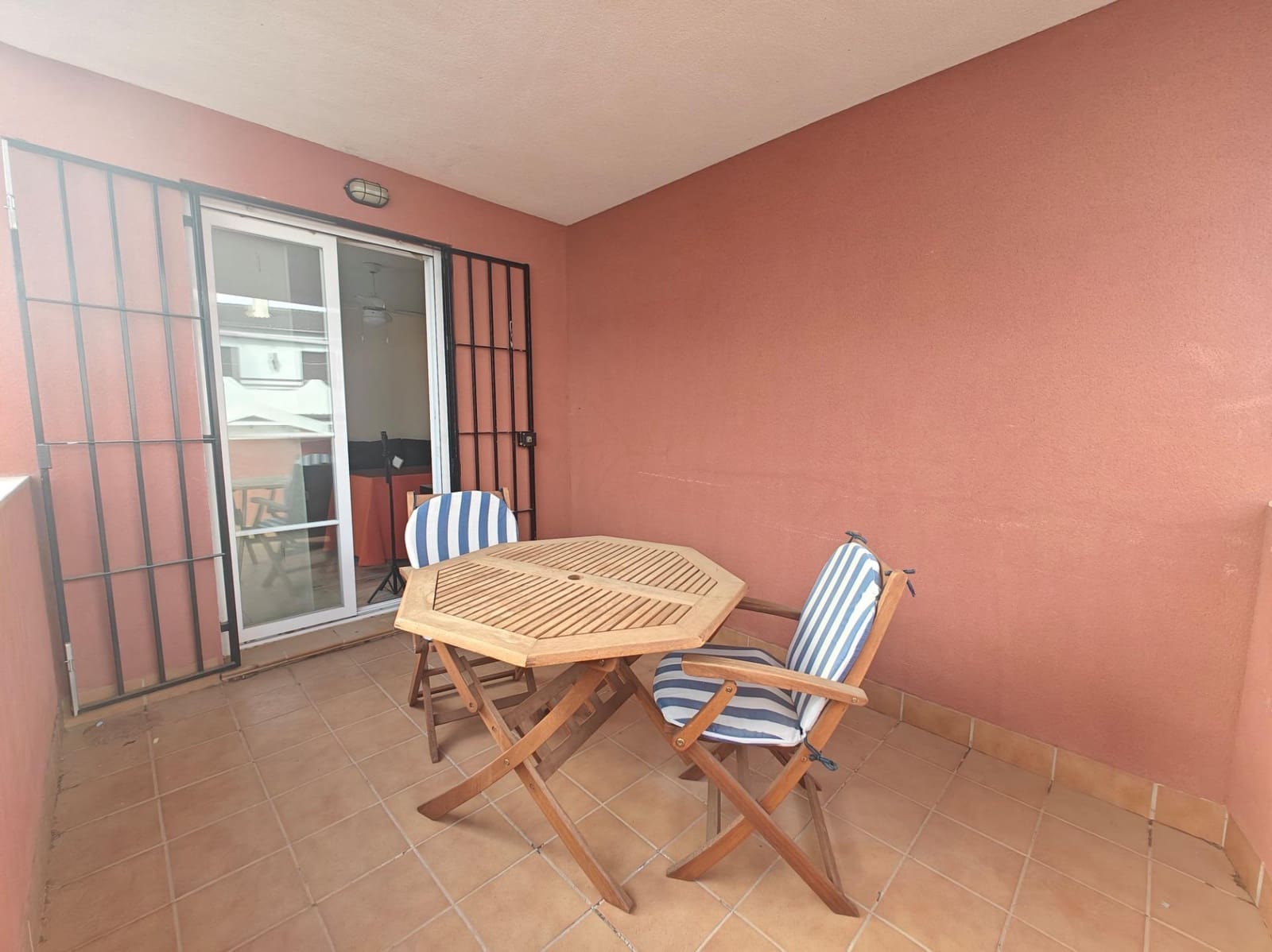 2 bedroom Flat for rent in Churriana de la Vega with garage - € 700 (Ref: 8505815)
