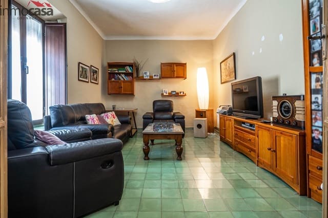 6 soveværelse Villa til salg i Valderrubio med swimmingpool garage - € 290.000 (Ref: 8532032)