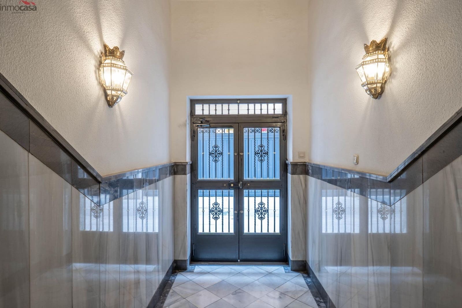 Appartement de 3 chambres à louer à Grenade ville - 1 000 € (Ref: 8579866)