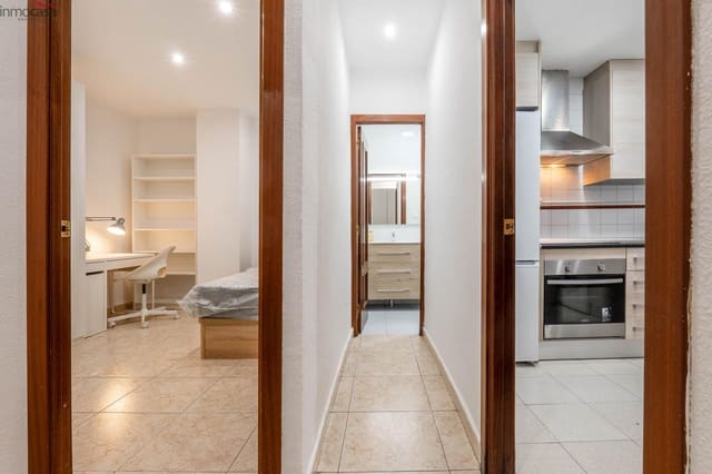 3 quarto Apartamento para arrendar em Centro - Sagrario, Granada cidade - 1 000 € (Ref: 8579866)
