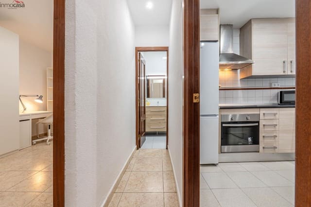 3 quarto Apartamento para arrendar em Centro - Sagrario, Granada cidade - 1 000 € (Ref: 8579866)