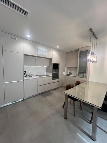 1 slaapkamer Flat te huur in Granada stad - € 1.300 (Ref: 8599711)