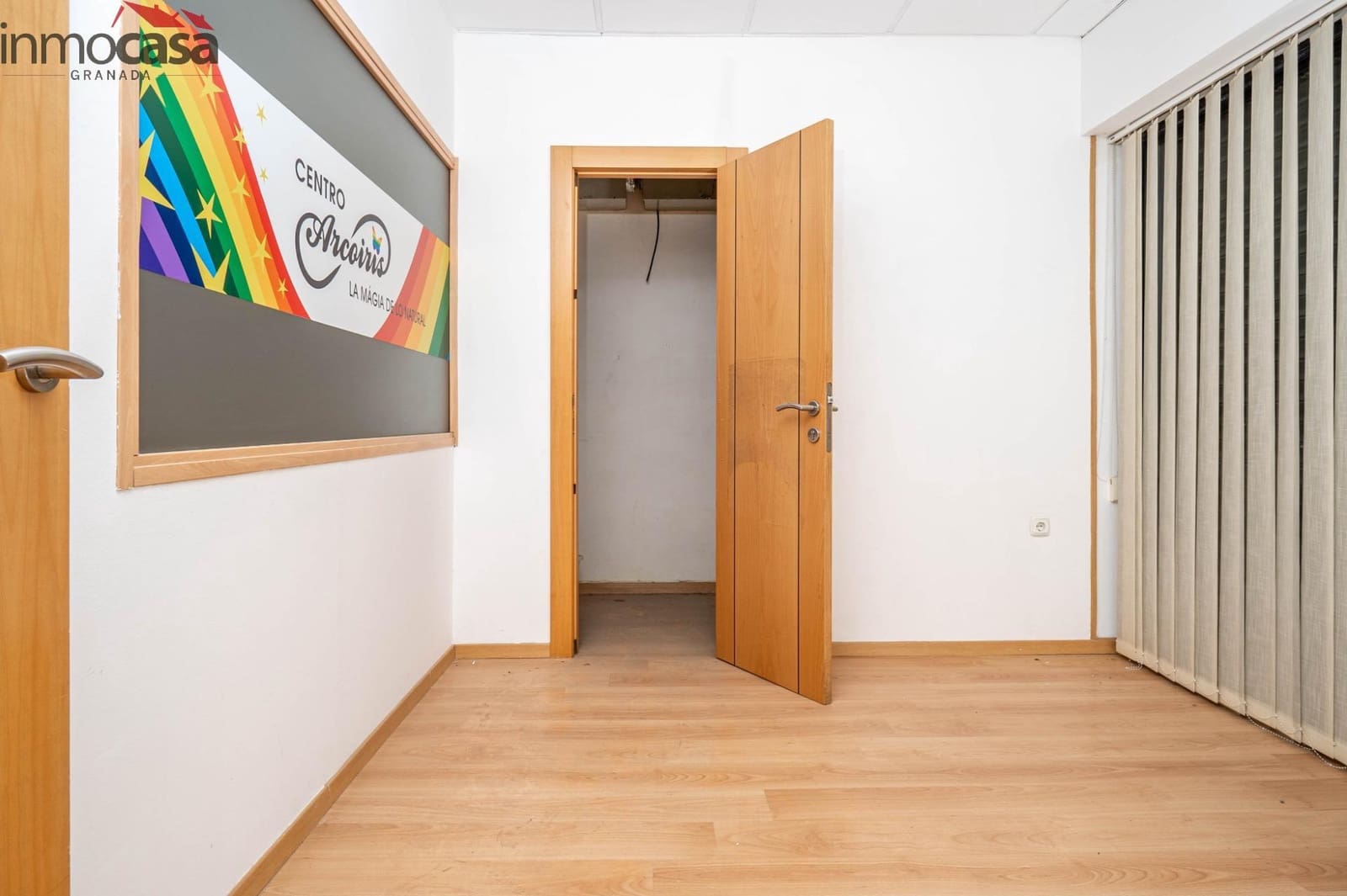 Kommersiell till salu i Granada stad - 234 000 € (Ref: 8623936)