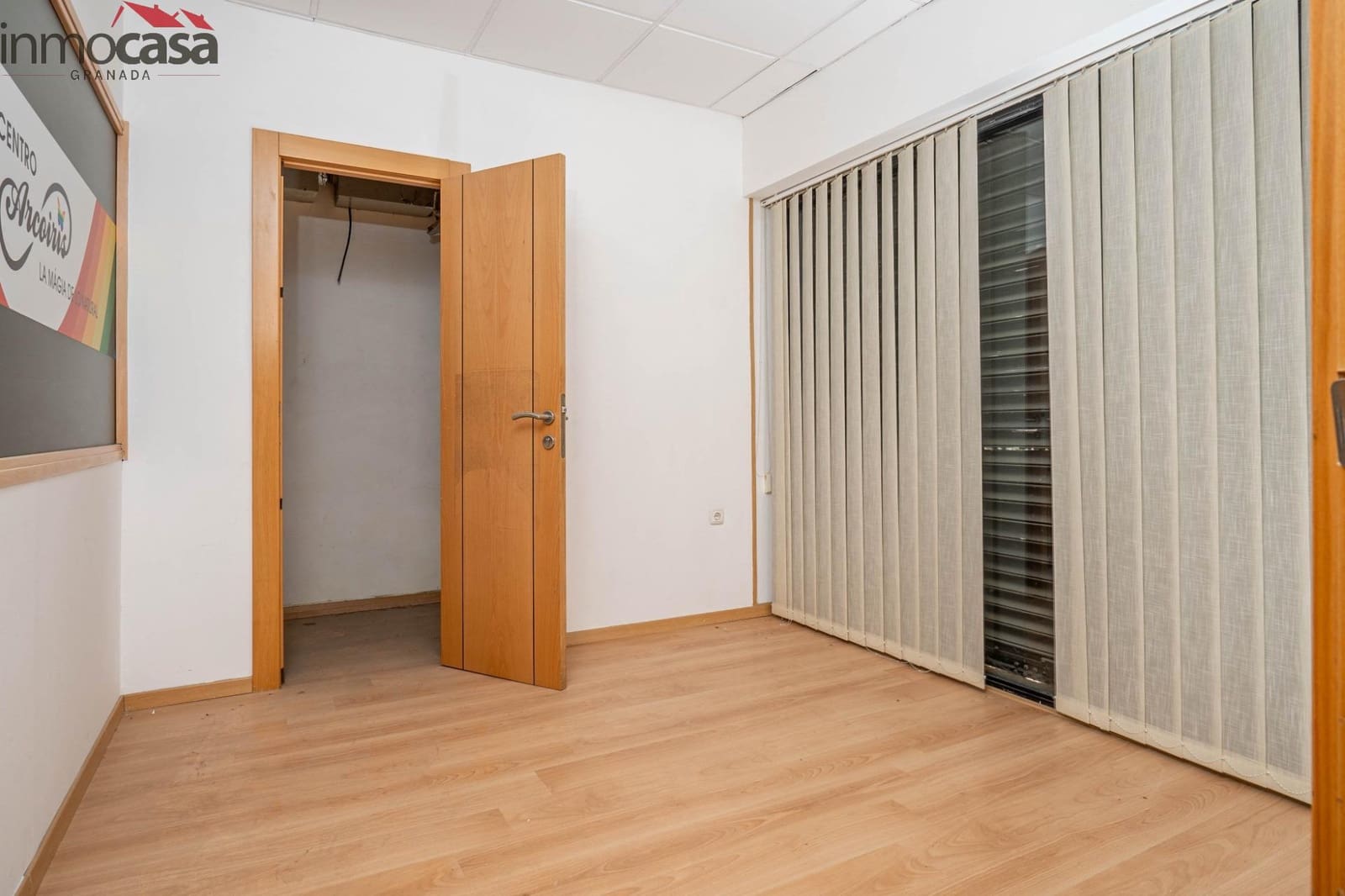 Kommersiell till salu i Granada stad - 234 000 € (Ref: 8623936)