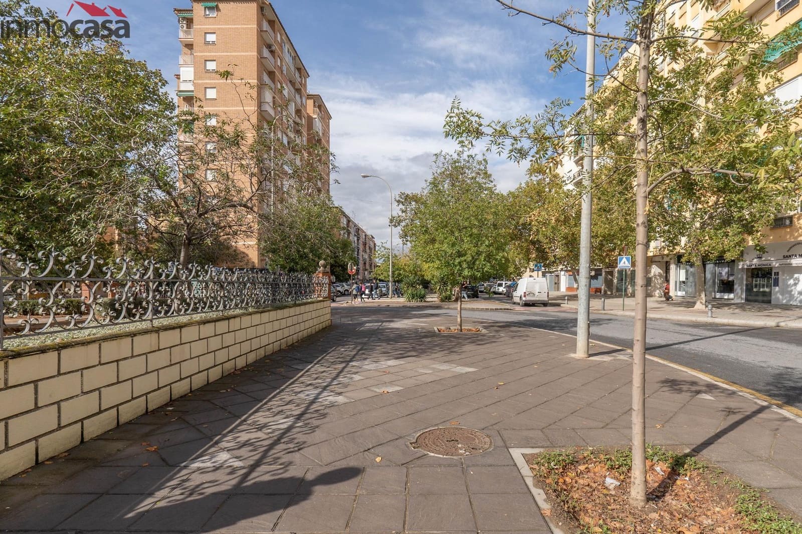 Kommersiell till salu i Granada stad - 234 000 € (Ref: 8623936)