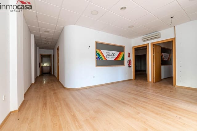 Commercial for sale in Granada city - € 234,000 (Ref: 8623936)