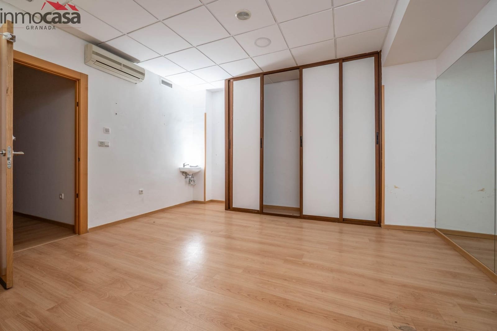 Kommersiell till salu i Granada stad - 234 000 € (Ref: 8623936)