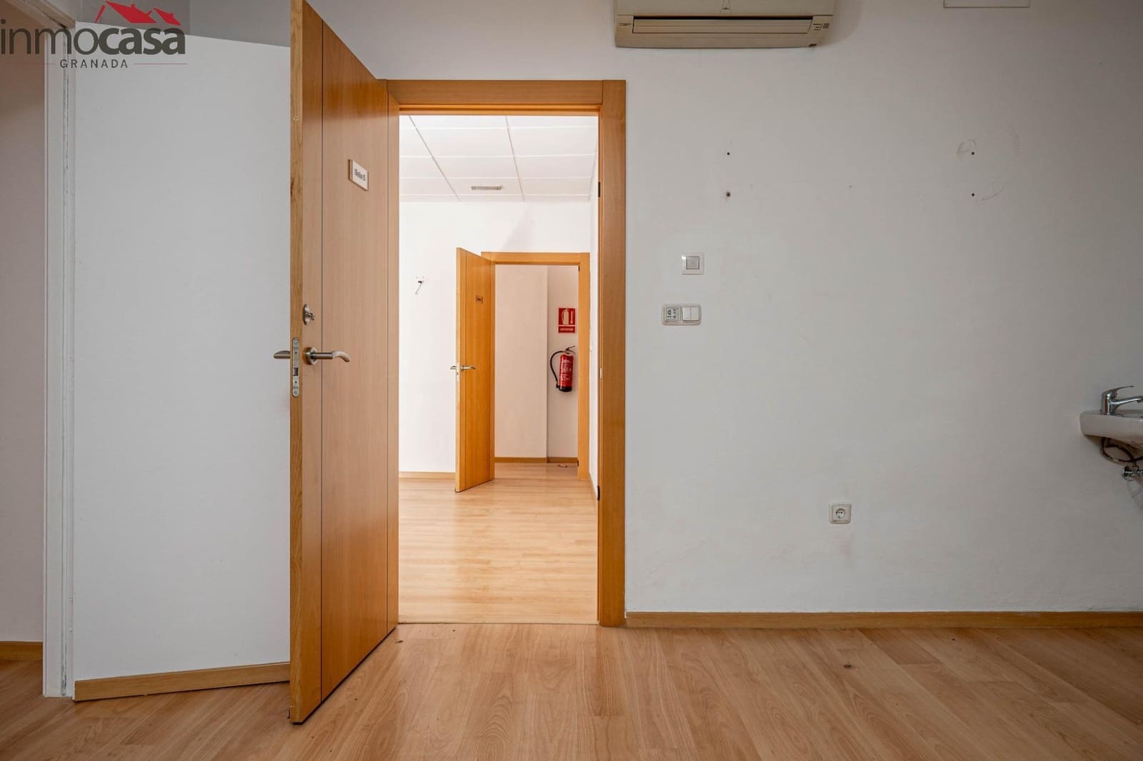 Kommersiell till salu i Granada stad - 234 000 € (Ref: 8623936)