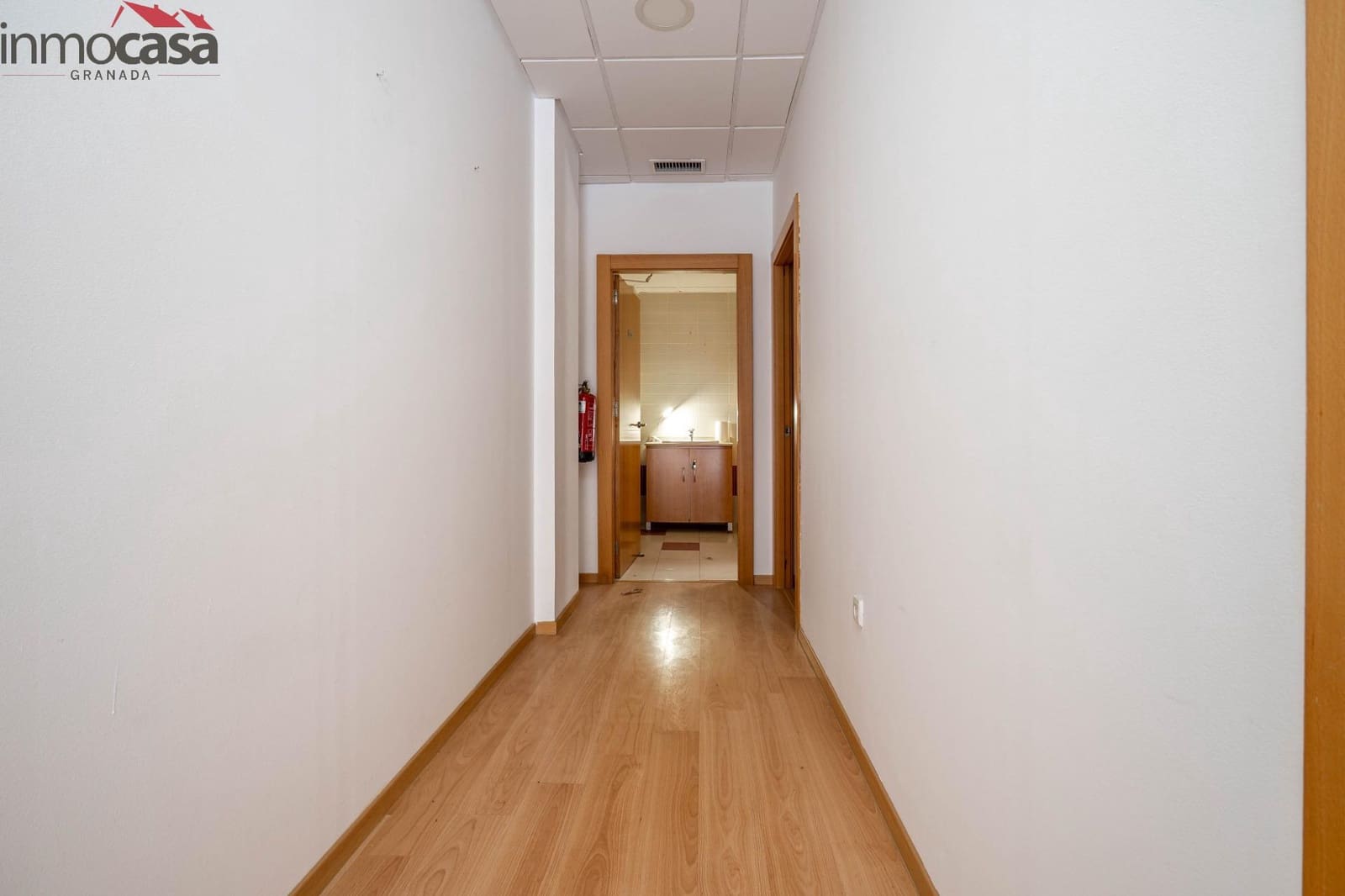 Kommersiell till salu i Granada stad - 234 000 € (Ref: 8623936)