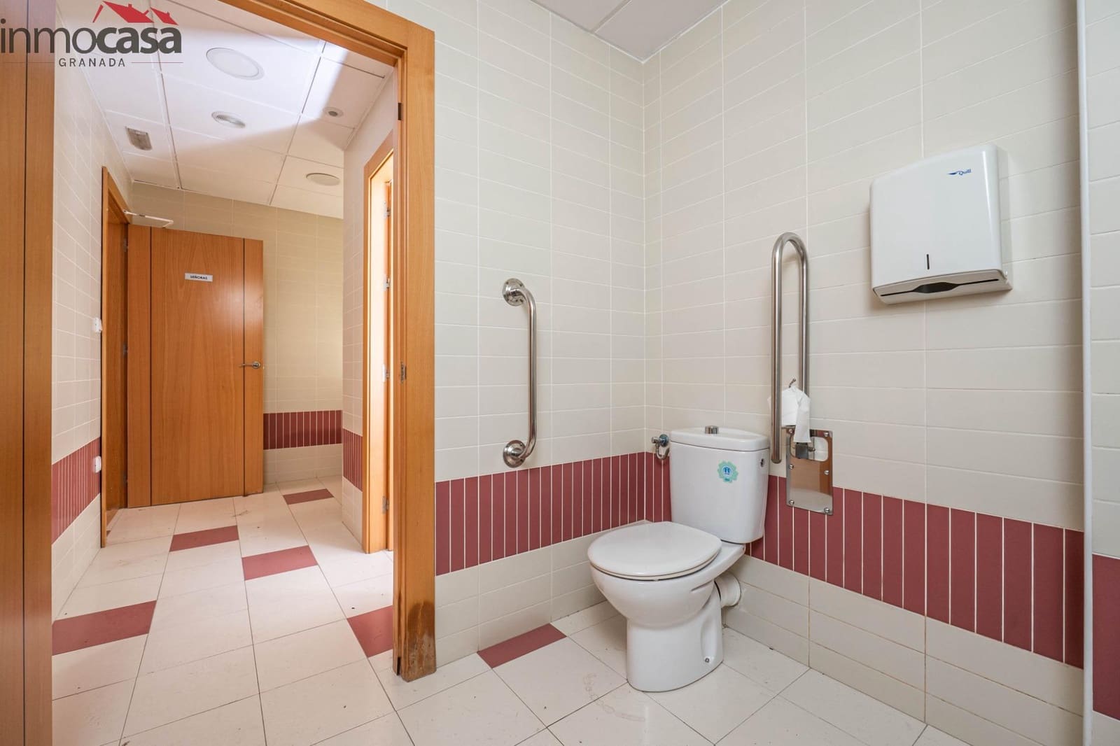 Kommersiell till salu i Granada stad - 234 000 € (Ref: 8623936)