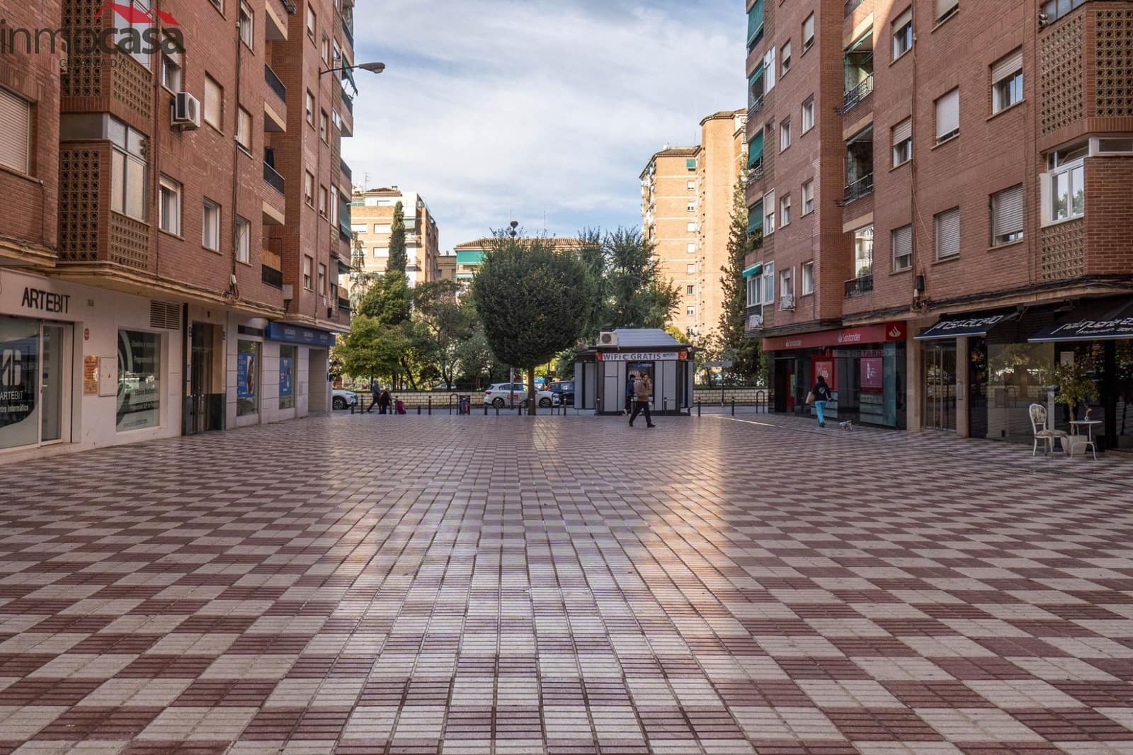 Kommersiell till salu i Granada stad - 234 000 € (Ref: 8623936)