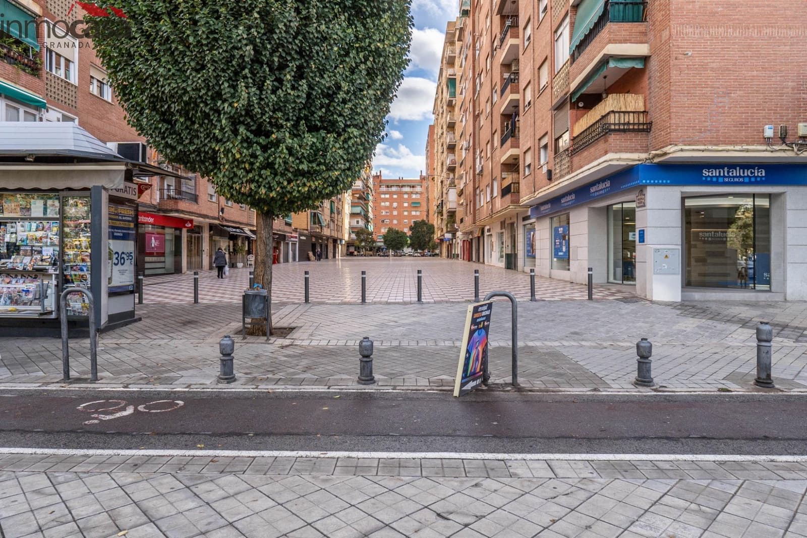 Kommersiell till salu i Granada stad - 234 000 € (Ref: 8623936)