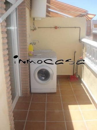 1 quarto Penthouse para arrendar em Churriana de la Vega - 400 € (Ref: 8752676)