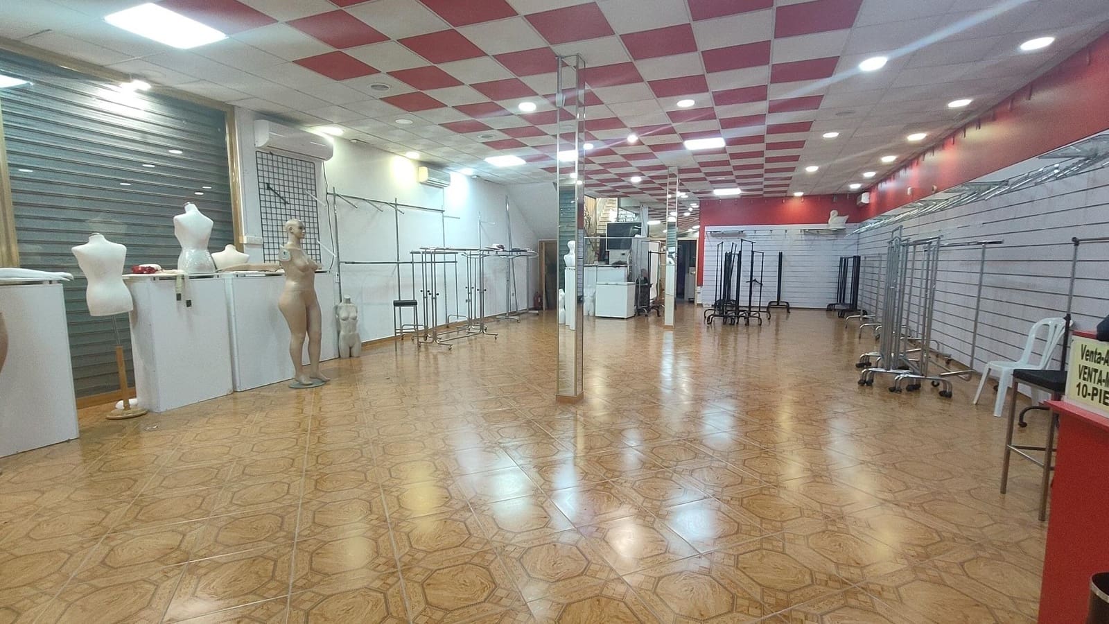 Biznes na sprzedaż w Ogijares z garażem - 470 000 € (Ref: 8836895)