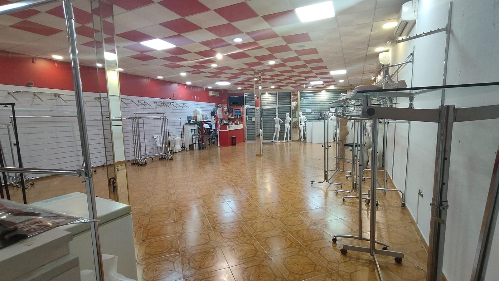 Biznes na sprzedaż w Ogijares z garażem - 470 000 € (Ref: 8836895)