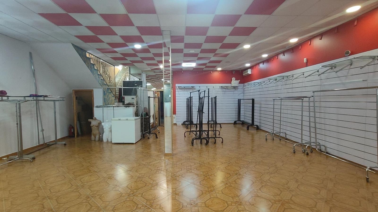 Biznes na sprzedaż w Ogijares z garażem - 470 000 € (Ref: 8836895)