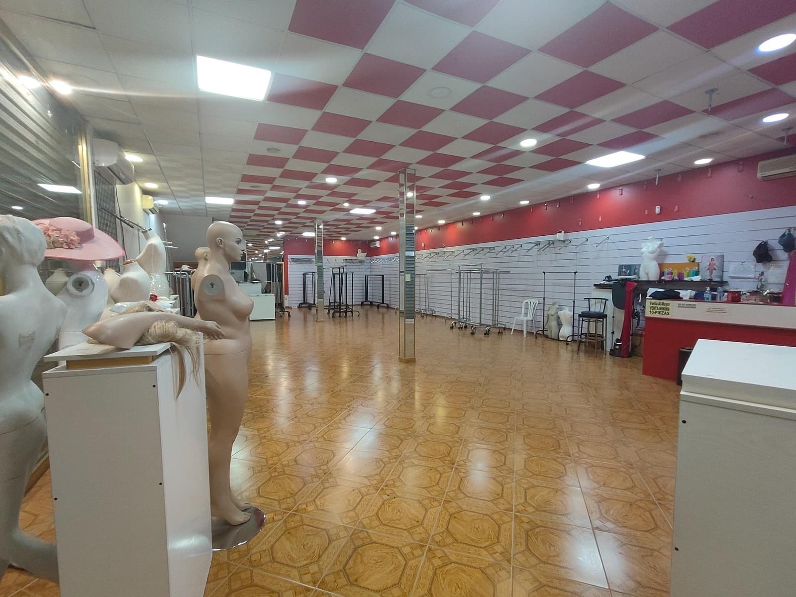 Biznes na sprzedaż w Ogijares z garażem - 470 000 € (Ref: 8836895)