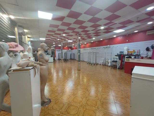 Biznes na sprzedaż w Ogíjares z garażem - 470 000 € (Ref: 8836895)