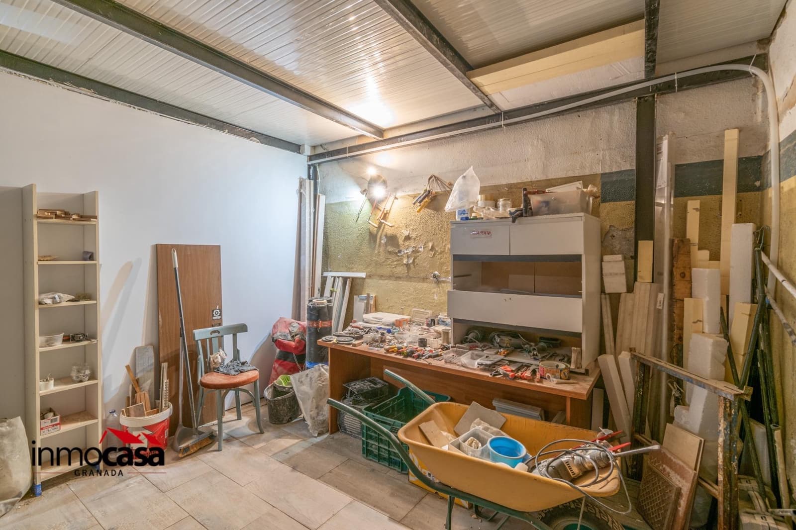 Commercial for sale in Granada city - € 200,000 (Ref: 8881520)