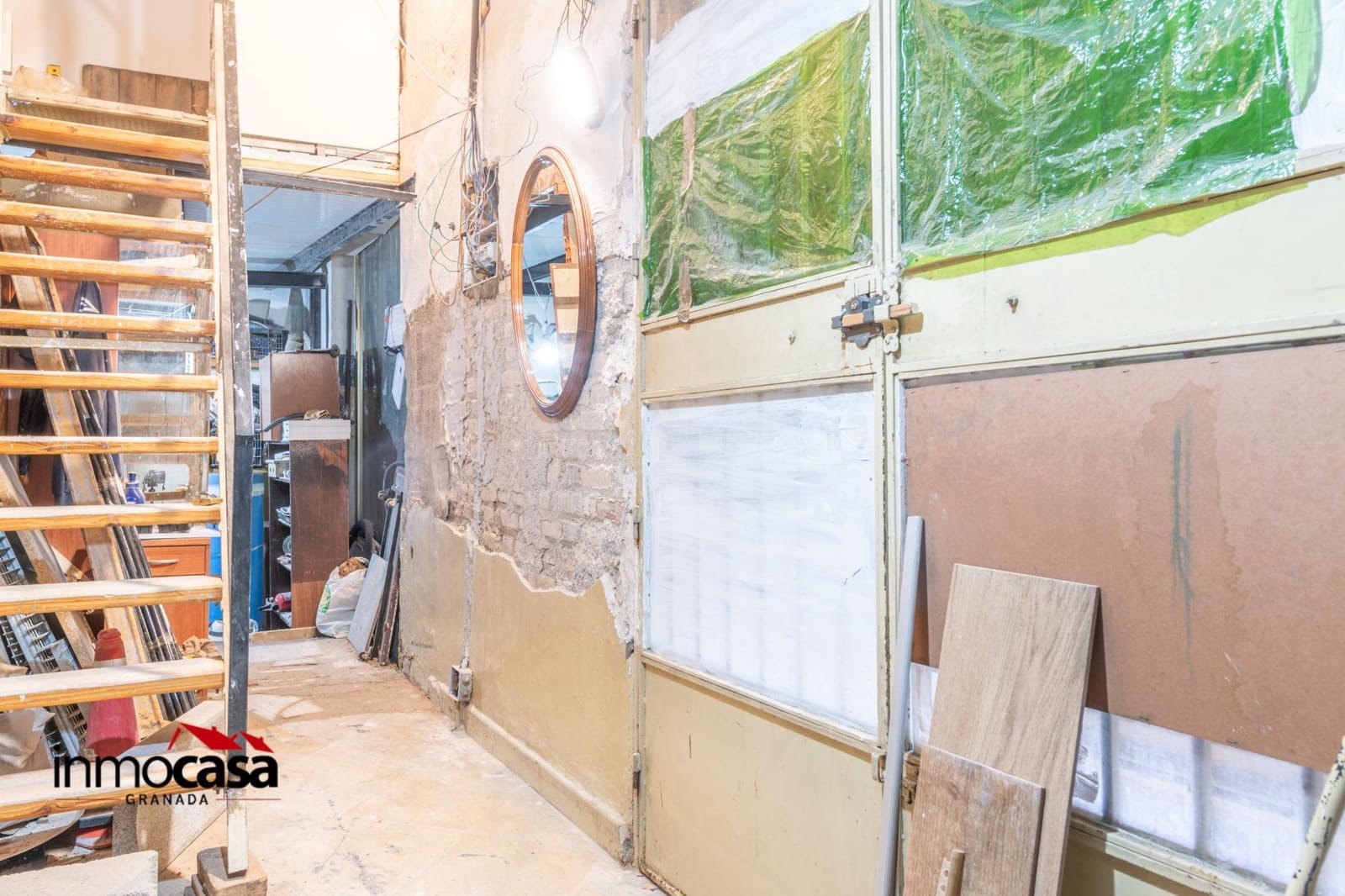 Commercial for sale in Granada city - € 200,000 (Ref: 8881520)