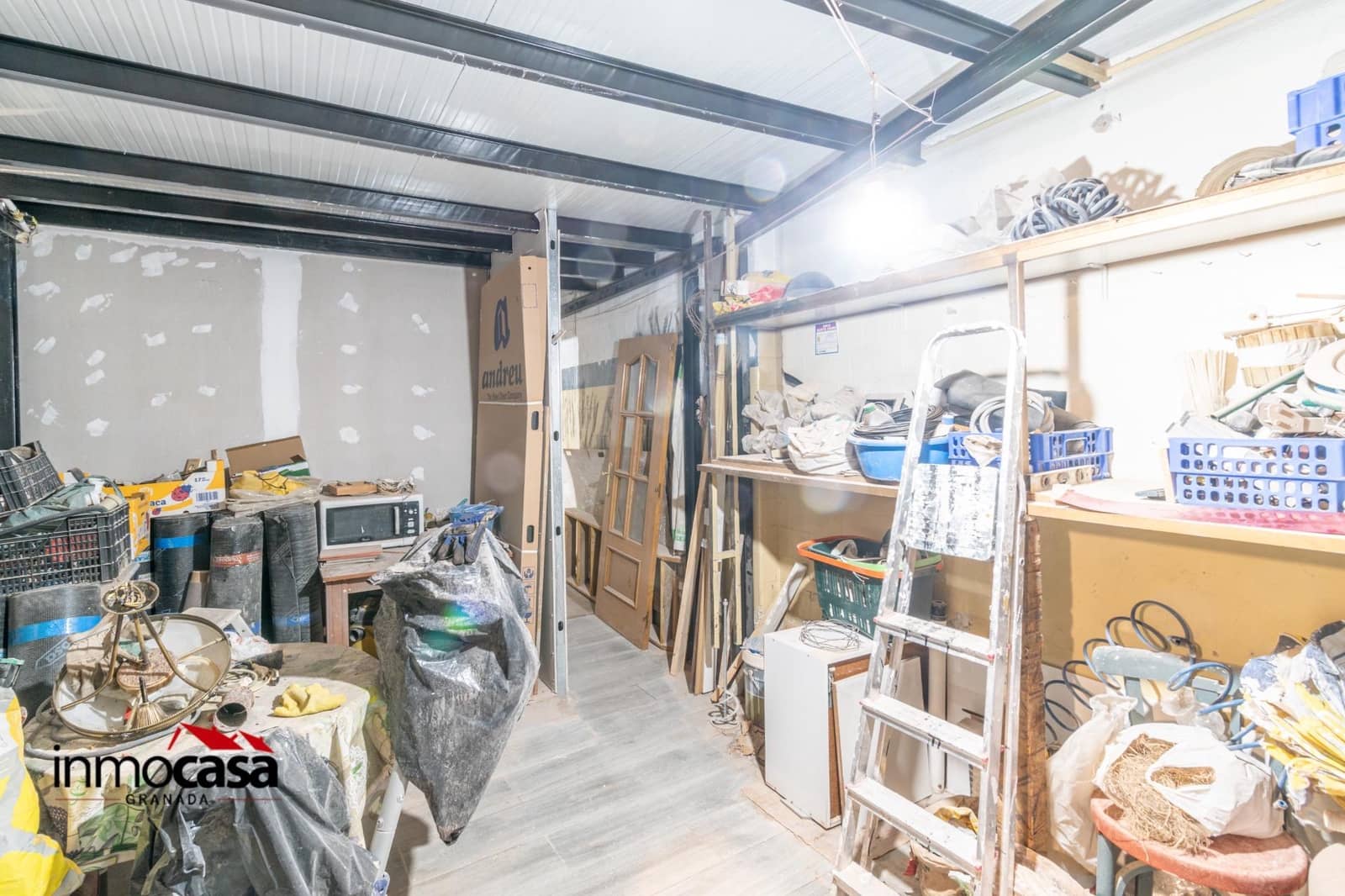 Commercial for sale in Granada city - € 200,000 (Ref: 8881520)