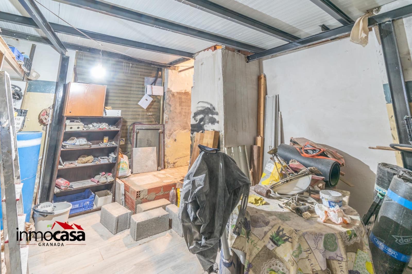 Commercial for sale in Granada city - € 200,000 (Ref: 8881520)