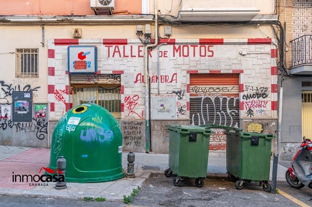Commercial for sale in Granada city - € 200,000 (Ref: 8881520)