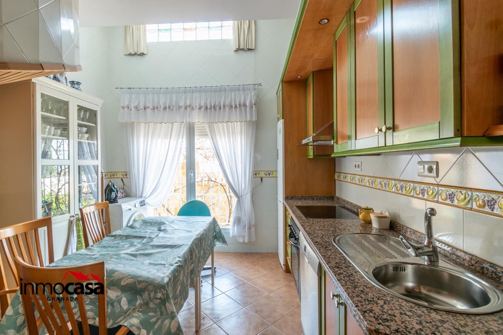 9 soveværelse Villa til salg i La Zubia med swimmingpool - € 799.000 (Ref: 8921285)