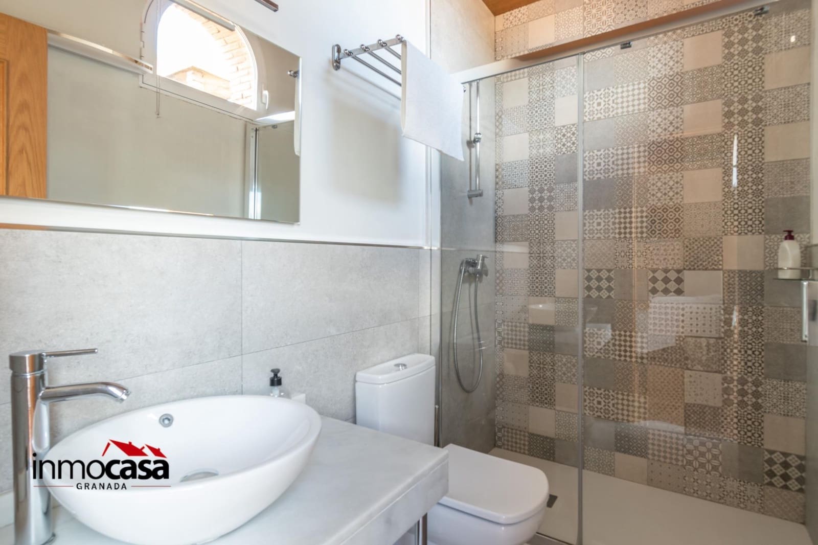 9 soveværelse Villa til salg i La Zubia med swimmingpool - € 799.000 (Ref: 8921285)