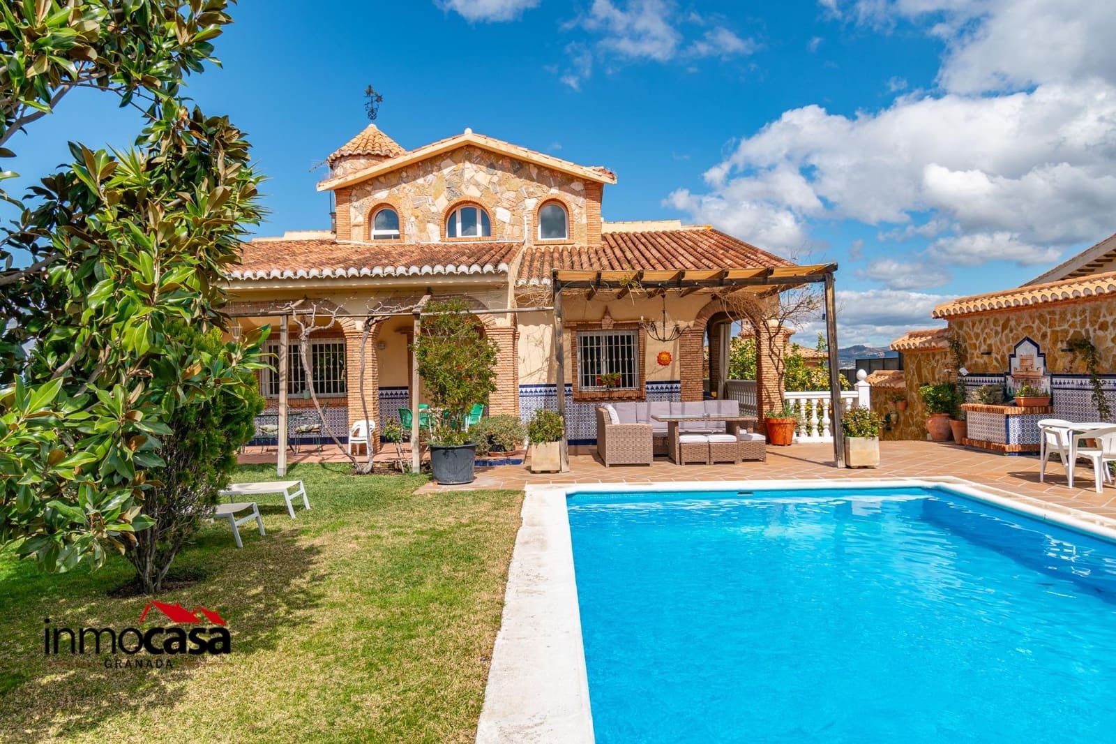 9 soveværelse Villa til salg i La Zubia med swimmingpool - € 799.000 (Ref: 8921285)