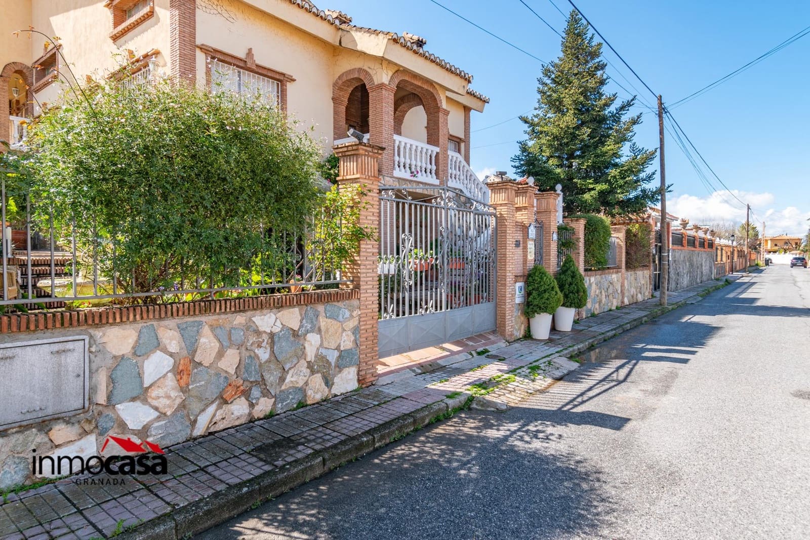 9 soveværelse Villa til salg i La Zubia med swimmingpool - € 799.000 (Ref: 8921285)