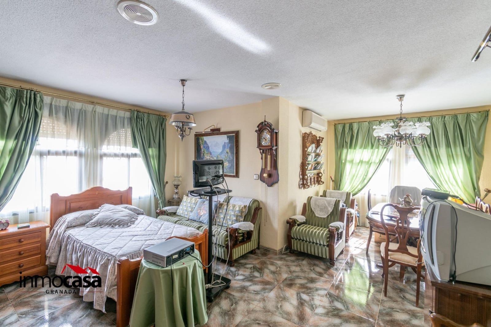 4 soveværelse Villa til salg i Gojar med swimmingpool - € 350.000 (Ref: 8926304)